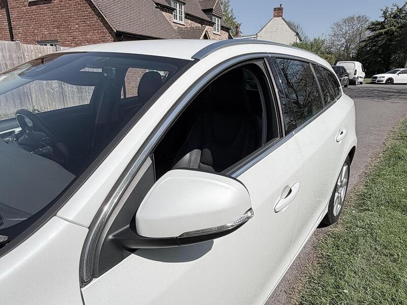 Volvo V60 T5 Se 2.0 5dr Estate Automatic Petrol - U2195