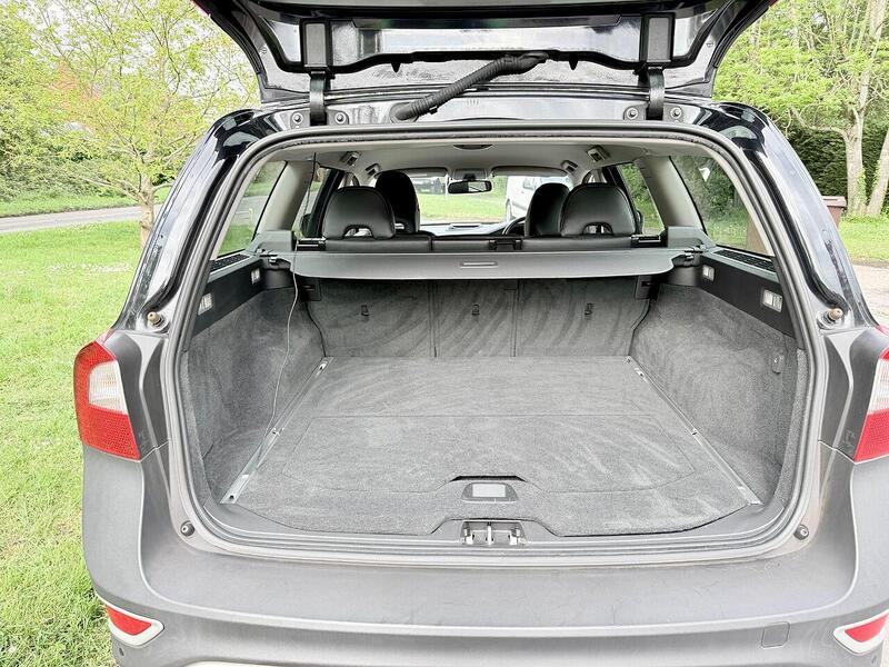 Volvo XC70 3.0 T6 SE Lux Estate 5dr Petrol Geartronic AWD Euro 5 (285 ps) - U2196