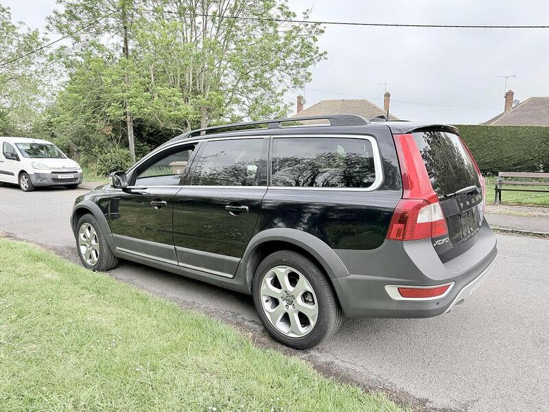 Volvo XC70 3.0 T6 SE Lux Estate 5dr Petrol Geartronic AWD Euro 5 (285 ps) - U2196