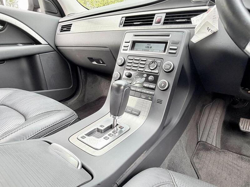 Volvo XC70 3.0 T6 SE Lux Estate 5dr Petrol Geartronic AWD Euro 5 (285 ps) - U2196