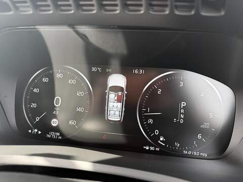 Volvo XC90 XC90 Momentum SUV 1 Automatic Diesel - U2198