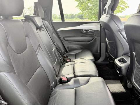 Volvo XC90 XC90 Momentum SUV 1 Automatic Diesel - U2198