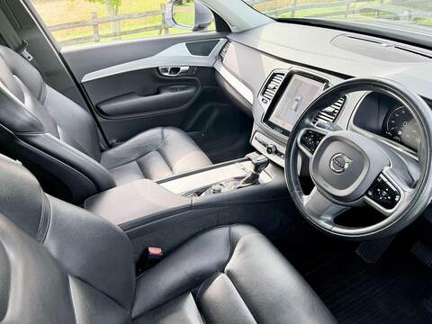 Volvo XC90 XC90 Momentum SUV 1 Automatic Diesel - U2198