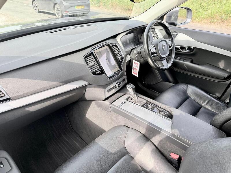 Volvo XC90 XC90 Momentum SUV 1 Automatic Diesel - U2198
