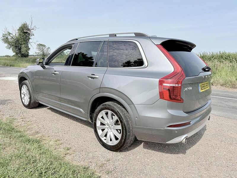Volvo XC90 XC90 Momentum SUV 1 Automatic Diesel - U2198