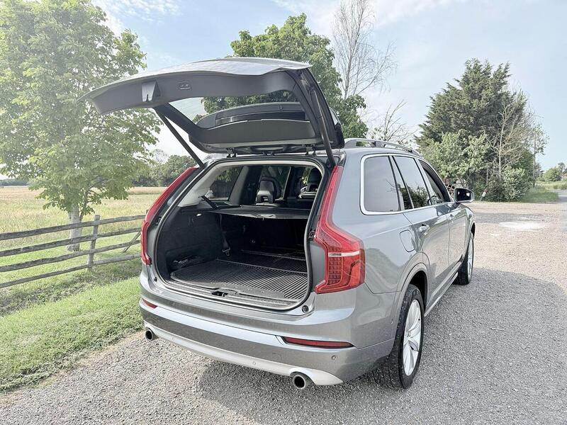 Volvo XC90 XC90 Momentum SUV 1 Automatic Diesel - U2198