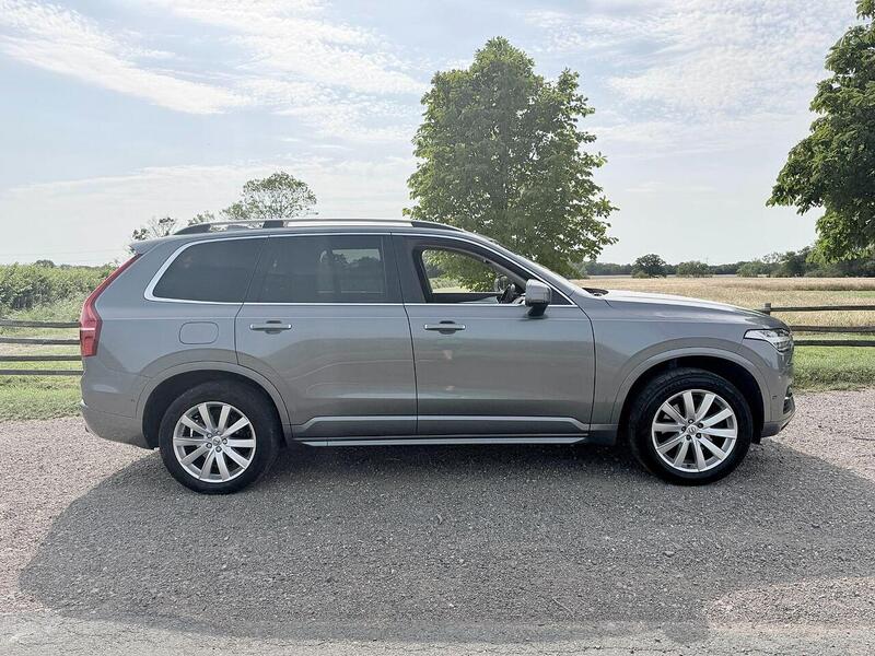 Volvo XC90 XC90 Momentum SUV 1 Automatic Diesel - U2198