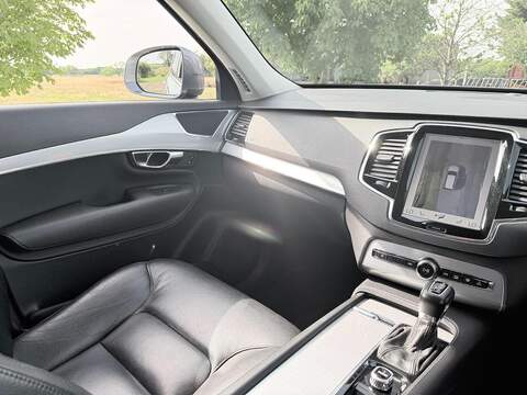 Volvo XC90 XC90 Momentum SUV 1 Automatic Diesel - U2198