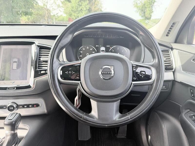 Volvo XC90 XC90 Momentum SUV 1 Automatic Diesel - U2198