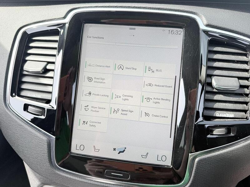 Volvo XC90 XC90 Momentum SUV 1 Automatic Diesel - U2198