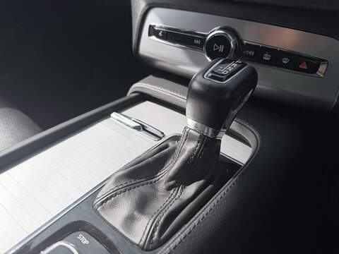 Volvo XC90 XC90 Momentum SUV 1 Automatic Diesel - U2198