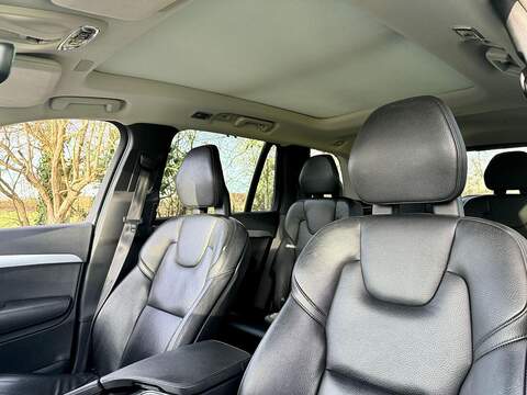 Volvo XC90 XC90 Momentum SUV 1 Automatic Diesel - U2198