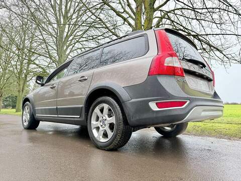 Volvo XC70 3.2 SE Estate 5dr Petrol Geartronic AWD Euro 4 (238 ps) - U2199
