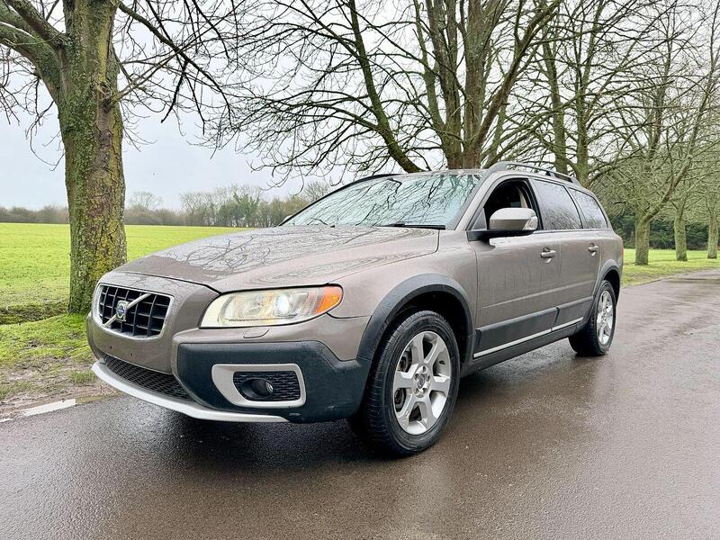 Volvo XC70 3.2 SE Estate 5dr Petrol Geartronic AWD Euro 4 (238 ps) - U2199