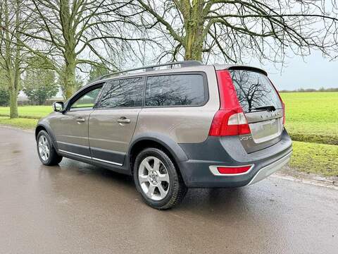 Volvo XC70 3.2 SE Estate 5dr Petrol Geartronic AWD Euro 4 (238 ps) - U2199
