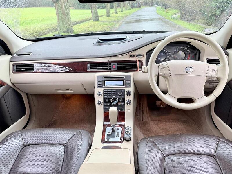 Volvo XC70 3.2 SE Estate 5dr Petrol Geartronic AWD Euro 4 (238 ps) - U2199