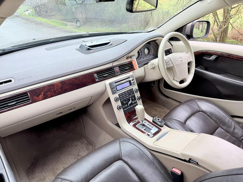 Volvo XC70 3.2 SE Estate 5dr Petrol Geartronic AWD Euro 4 (238 ps) - U2199