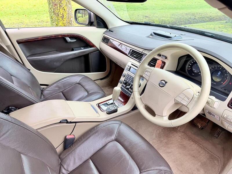 Volvo XC70 3.2 SE Estate 5dr Petrol Geartronic AWD Euro 4 (238 ps) - U2199