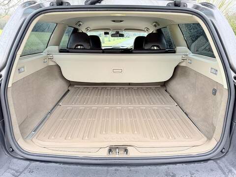 Volvo XC70 3.2 SE Estate 5dr Petrol Geartronic AWD Euro 4 (238 ps) - U2199