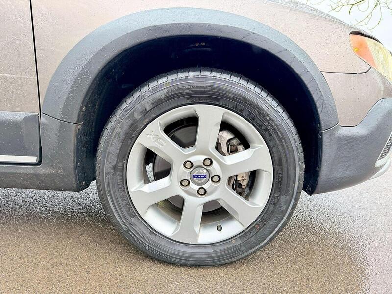 Volvo XC70 3.2 SE Estate 5dr Petrol Geartronic AWD Euro 4 (238 ps) - U2199