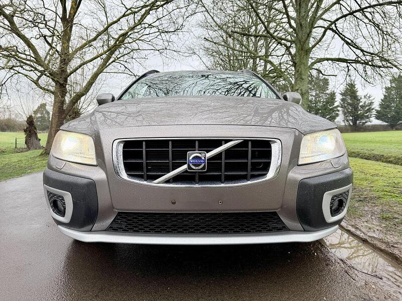 Volvo XC70 3.2 SE Estate 5dr Petrol Geartronic AWD Euro 4 (238 ps) - U2199