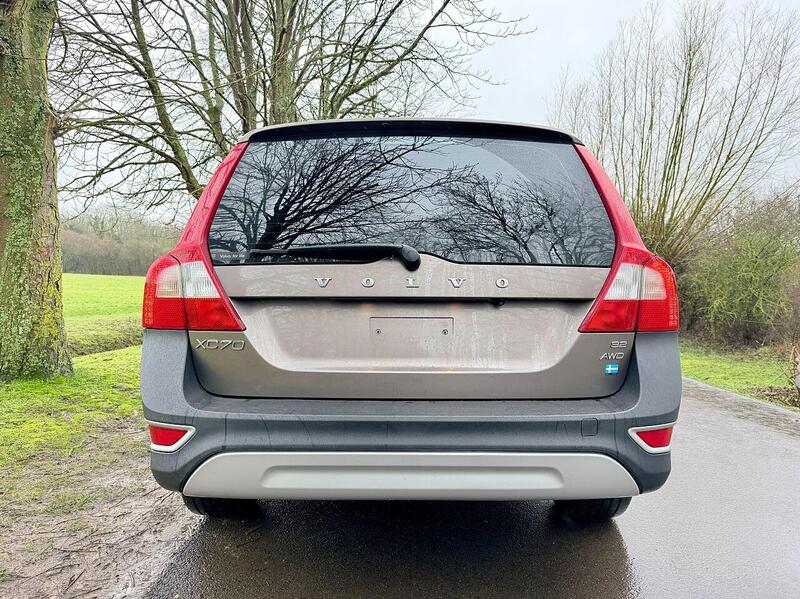 Volvo XC70 3.2 SE Estate 5dr Petrol Geartronic AWD Euro 4 (238 ps) - U2199