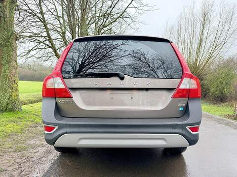 Volvo XC70 3.2 SE Estate 5dr Petrol Geartronic AWD Euro 4 (238 ps) - U2199