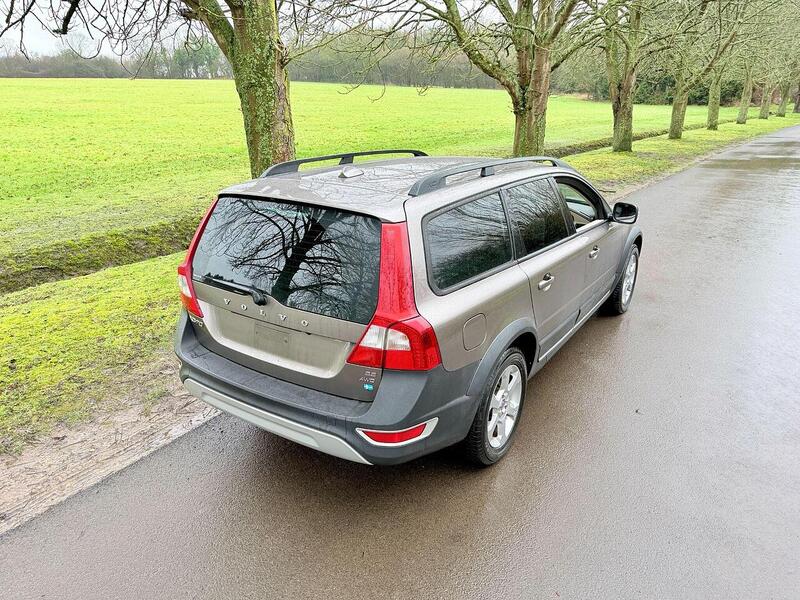 Volvo XC70 3.2 SE Estate 5dr Petrol Geartronic AWD Euro 4 (238 ps) - U2199