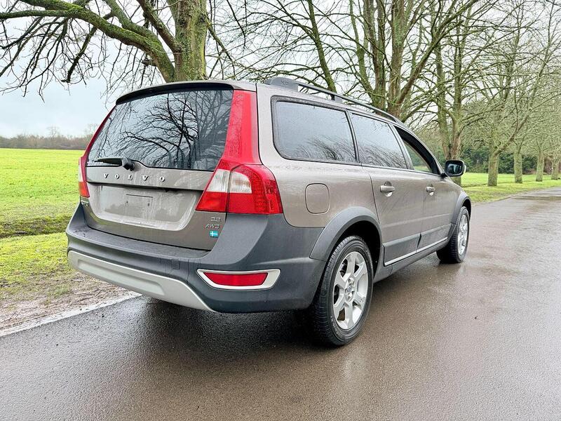 Volvo XC70 3.2 SE Estate 5dr Petrol Geartronic AWD Euro 4 (238 ps) - U2199
