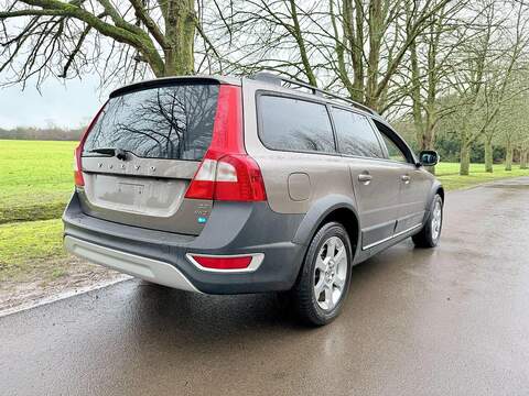 Volvo XC70 3.2 SE Estate 5dr Petrol Geartronic AWD Euro 4 (238 ps) - U2199