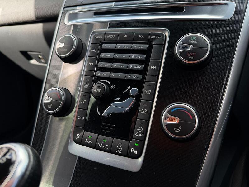 Volvo XC60 3.0 T6 R-Design Lux Nav SUV 5dr Petrol Geartronic AWD Euro 5 (304 ps) - U2201