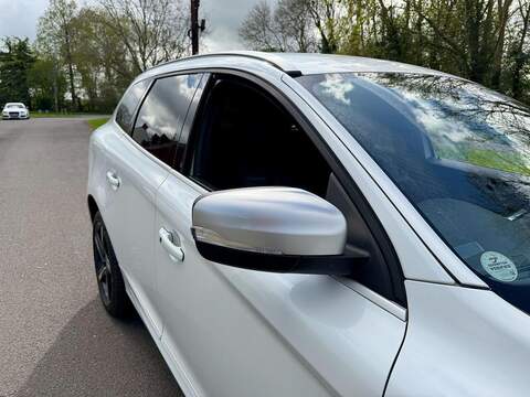 Volvo XC60 3.0 T6 R-Design Lux Nav SUV 5dr Petrol Geartronic AWD Euro 5 (304 ps) - U2201
