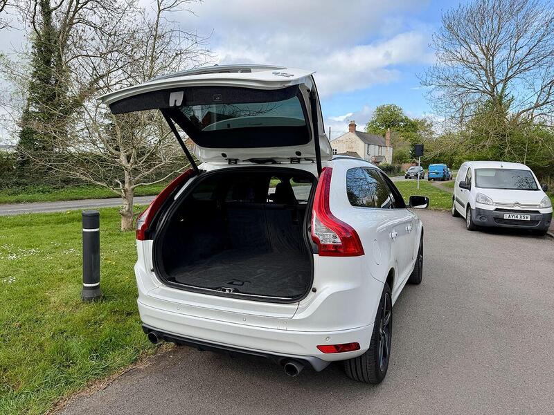 Volvo XC60 3.0 T6 R-Design Lux Nav SUV 5dr Petrol Geartronic AWD Euro 5 (304 ps) - U2201