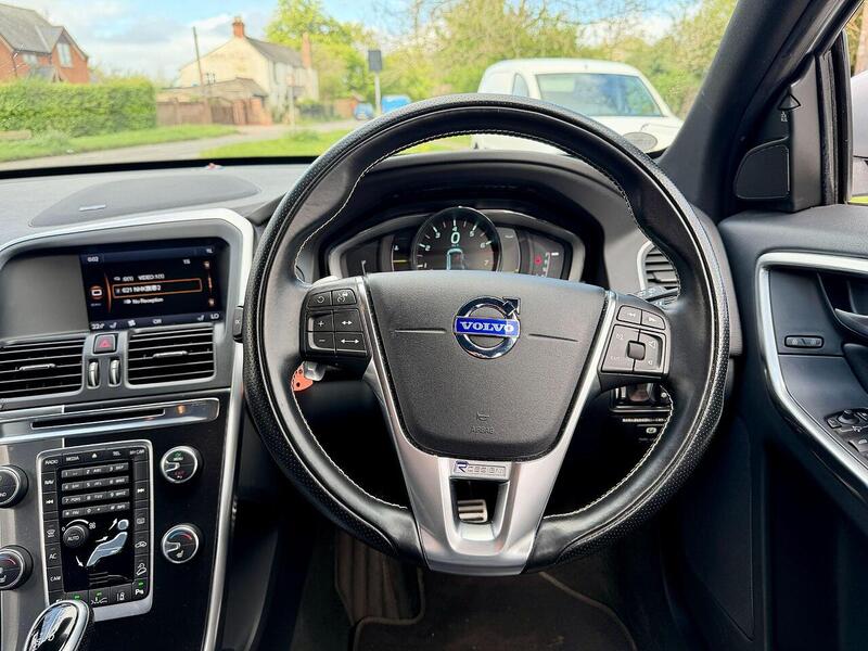 Volvo XC60 3.0 T6 R-Design Lux Nav SUV 5dr Petrol Geartronic AWD Euro 5 (304 ps) - U2201