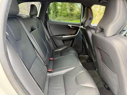 Volvo XC60 3.0 T6 R-Design Lux Nav SUV 5dr Petrol Geartronic AWD Euro 5 (304 ps) - U2201