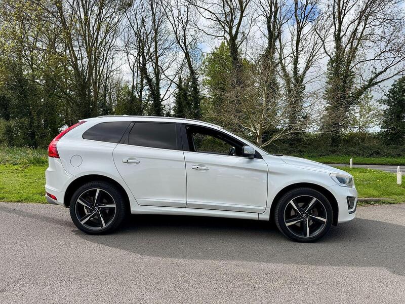 Volvo XC60 3.0 T6 R-Design Lux Nav SUV 5dr Petrol Geartronic AWD Euro 5 (304 ps) - U2201