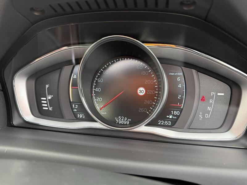 Volvo Xc70 T5 Premier Awd 2.5 5dr Estate Automatic Petrol - U2204