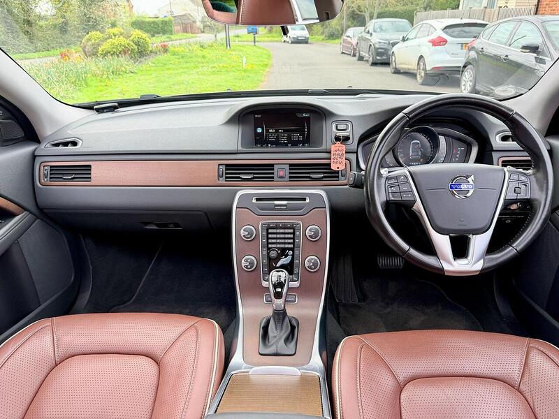 Volvo Xc70 T5 Premier Awd 2.5 5dr Estate Automatic Petrol - U2204