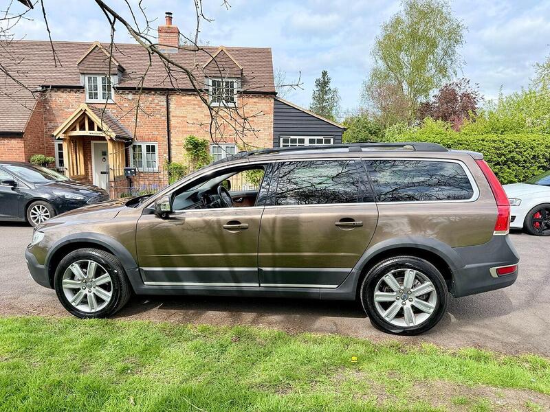 Volvo Xc70 T5 Premier Awd 2.5 5dr Estate Automatic Petrol - U2204