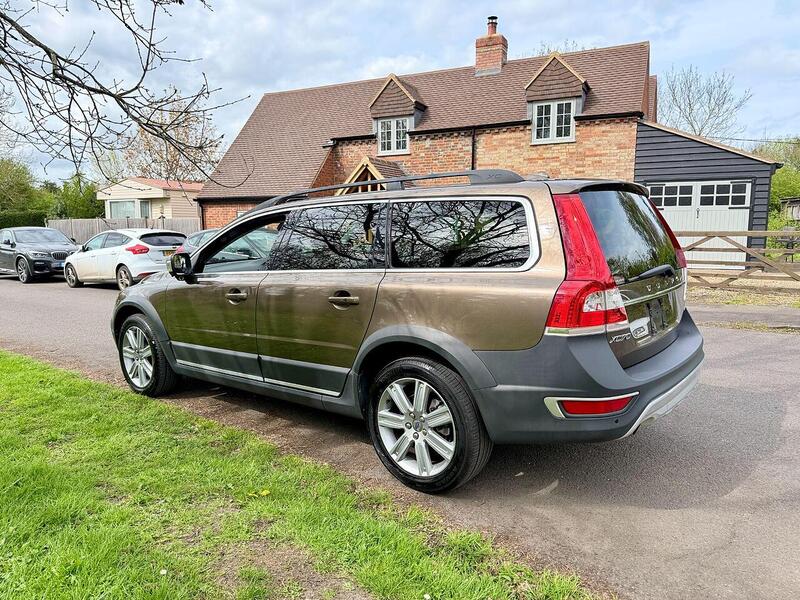 Volvo Xc70 T5 Premier Awd 2.5 5dr Estate Automatic Petrol - U2204