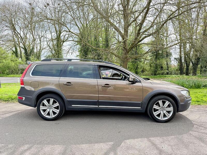 Volvo Xc70 T5 Premier Awd 2.5 5dr Estate Automatic Petrol - U2204