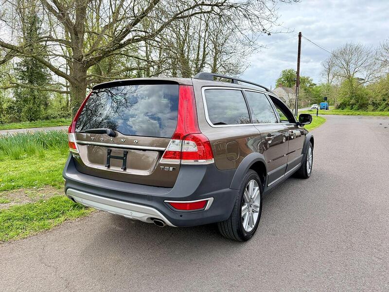 Volvo Xc70 T5 Premier Awd 2.5 5dr Estate Automatic Petrol - U2204