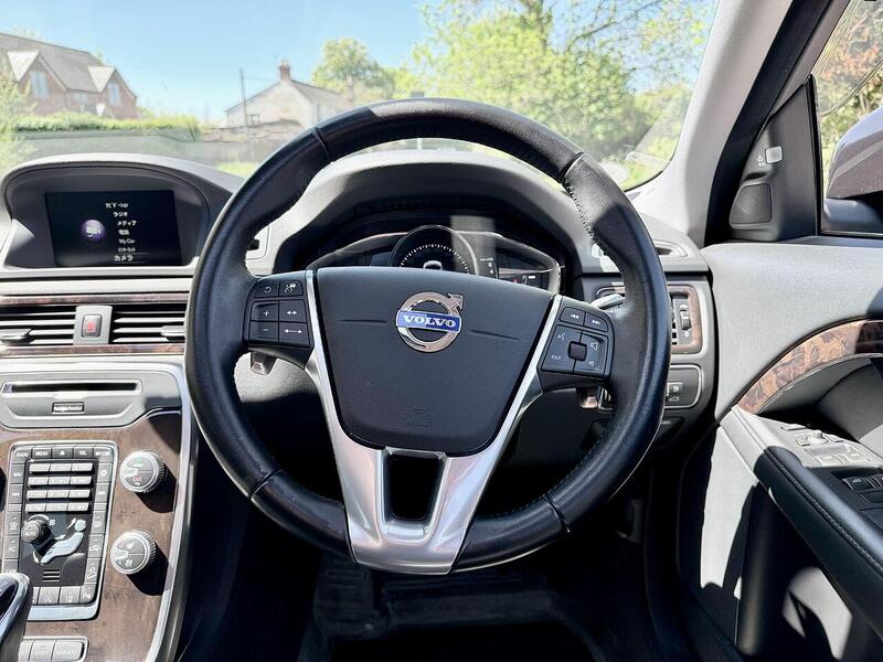 Volvo Xc70 T5 Premier Awd Estate 2.5 Automatic Petrol - U2205