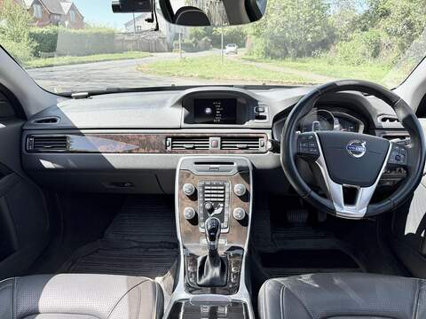 Volvo Xc70 T5 Premier Awd Estate 2.5 Automatic Petrol - U2205