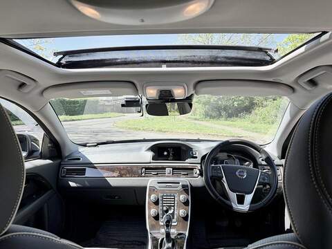 Volvo Xc70 T5 Premier Awd Estate 2.5 Automatic Petrol - U2205