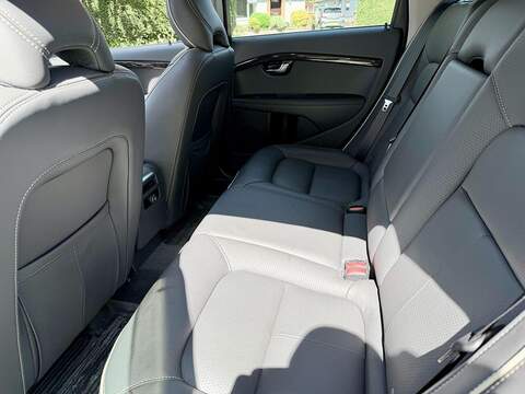 Volvo Xc70 T5 Premier Awd Estate 2.5 Automatic Petrol - U2205