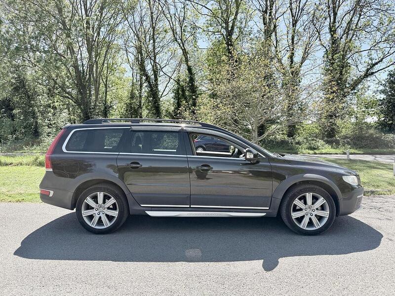 Volvo Xc70 T5 Premier Awd Estate 2.5 Automatic Petrol - U2205