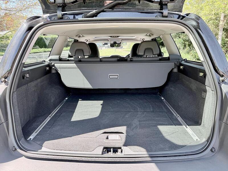 Volvo Xc70 T5 Premier Awd Estate 2.5 Automatic Petrol - U2205