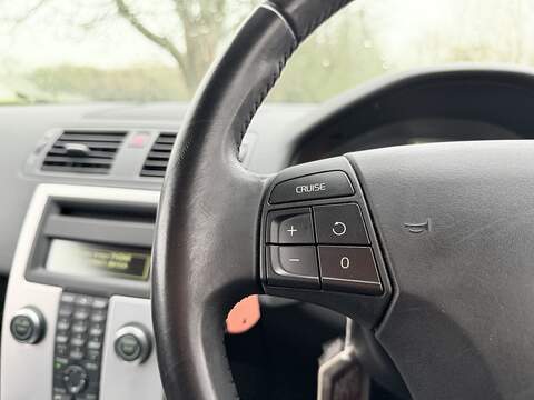 Volvo C30 2.0 SE Lux Sports Coupe 3dr Petrol Manual Euro 5 (145 ps) - U2206