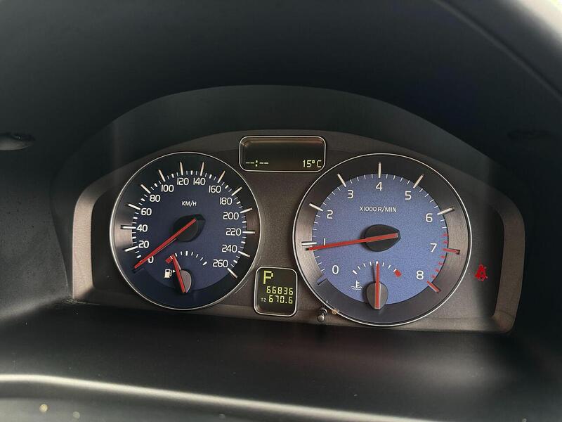 Volvo V50 R-design 2.0 5dr Auto Petrol - U2211